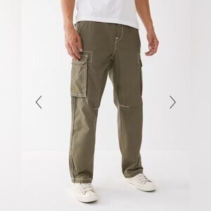 True Religion Men's Kalamata Green/Khaki Big-T Cargo Pants